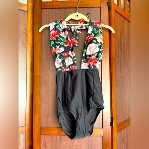 Cupshe One Piece Sexy Swimsuit NWOT